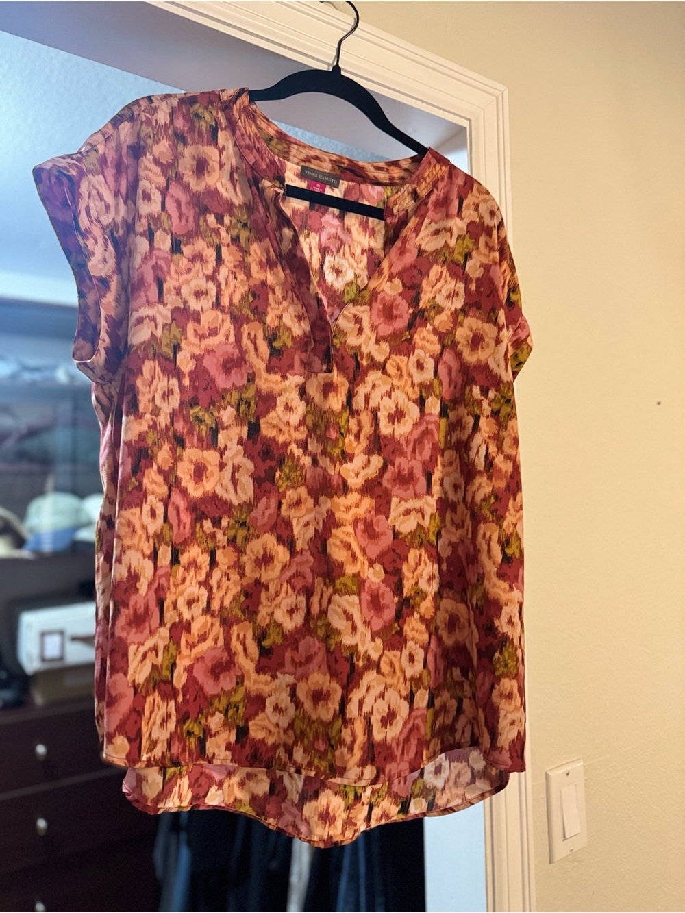 Vince Camuto Pink and Cream Floral Cap-Sleeve Blouse